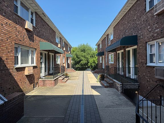 3rd image of 517-523 Franklin Ave #5B
