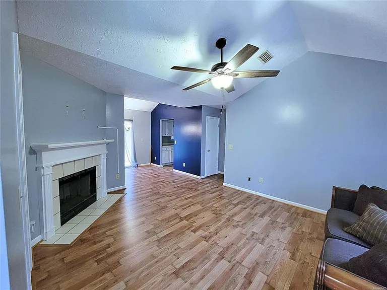3248 Meadow Walk Ln — Photo 2