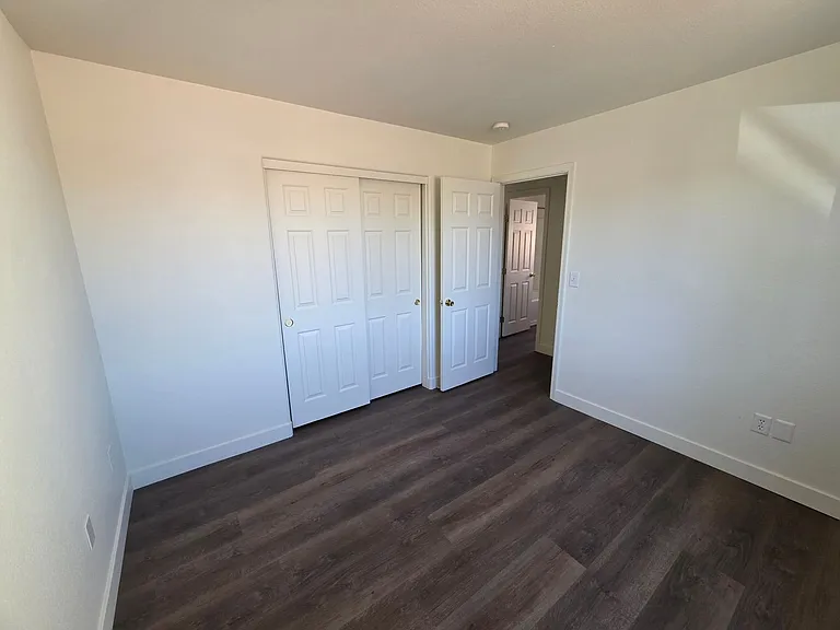 2086 E Jamie Rd — Photo 14