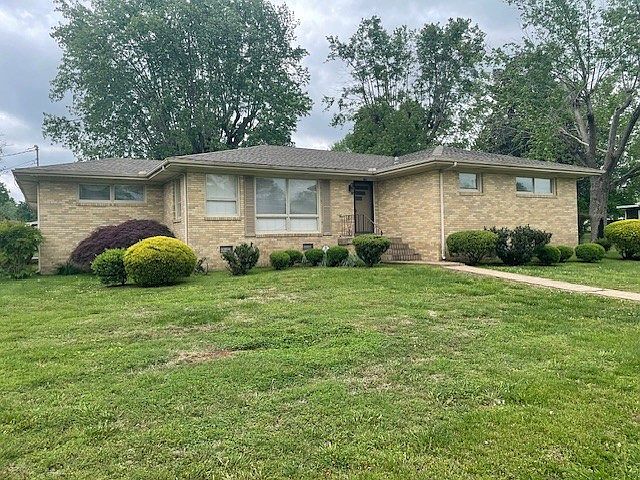 1st image of 206 Fairlane Dr