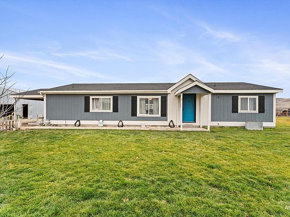 2nd image of 3015 Sagebrush Ln