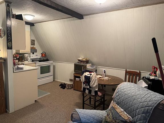3rd image of 11703 Overland Trl NE