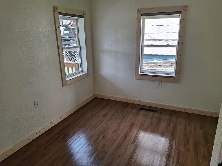 83 Glenview Ave — Photo 14