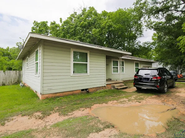 206 E Shofner Dr, Longview, TX 75604