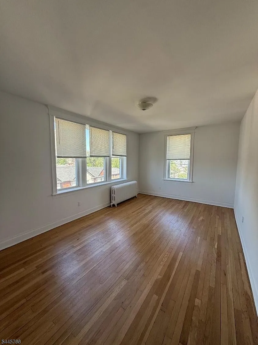 1 bed, 1.0 bath, $1,700 — Photo 2
