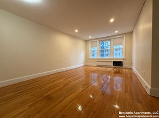 33-35 Lancaster Ter #103, Brookline, MA 02446