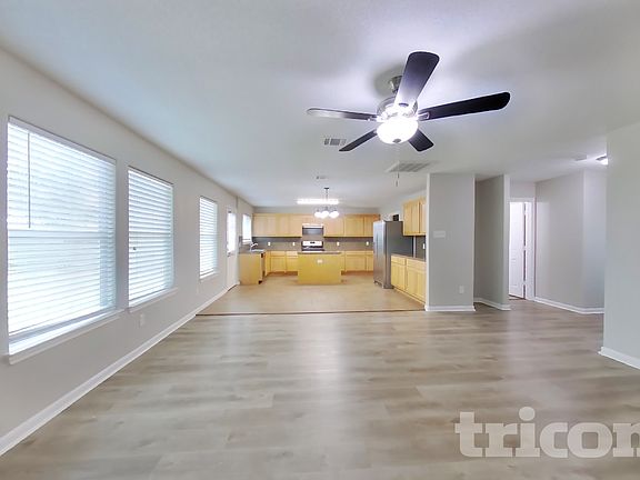 3rd image of 1115 Desert Springs Ln