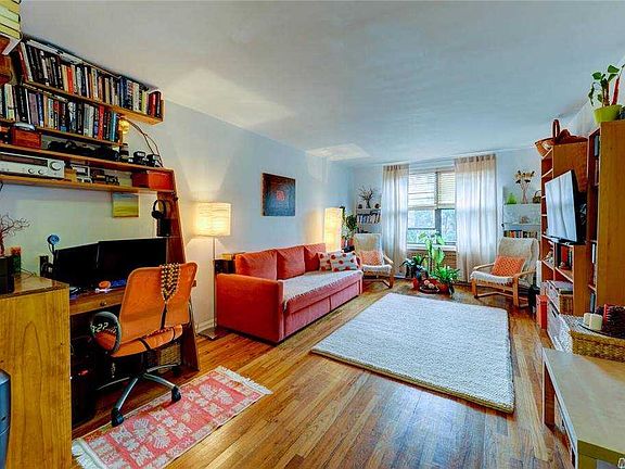 4th image of 83-40 Austin St APT 4X