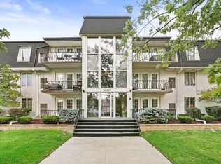 18315 Burnham Ave APT 104, Lansing, IL 60438