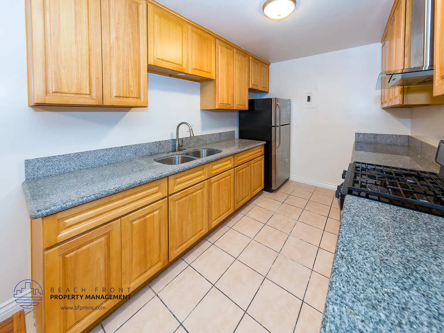 740 S. St. Andrews Place — Photo 2