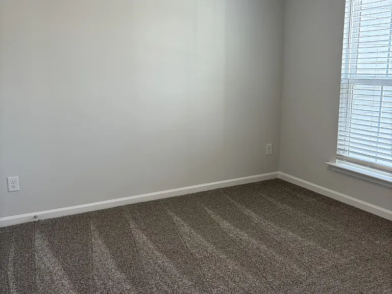 1022 Poets Walk Rd #1 — Photo 8