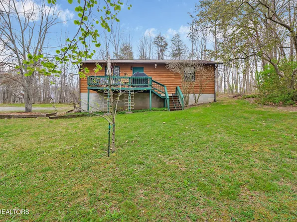70 Linger Lake Dr, Crossville, TN 38571