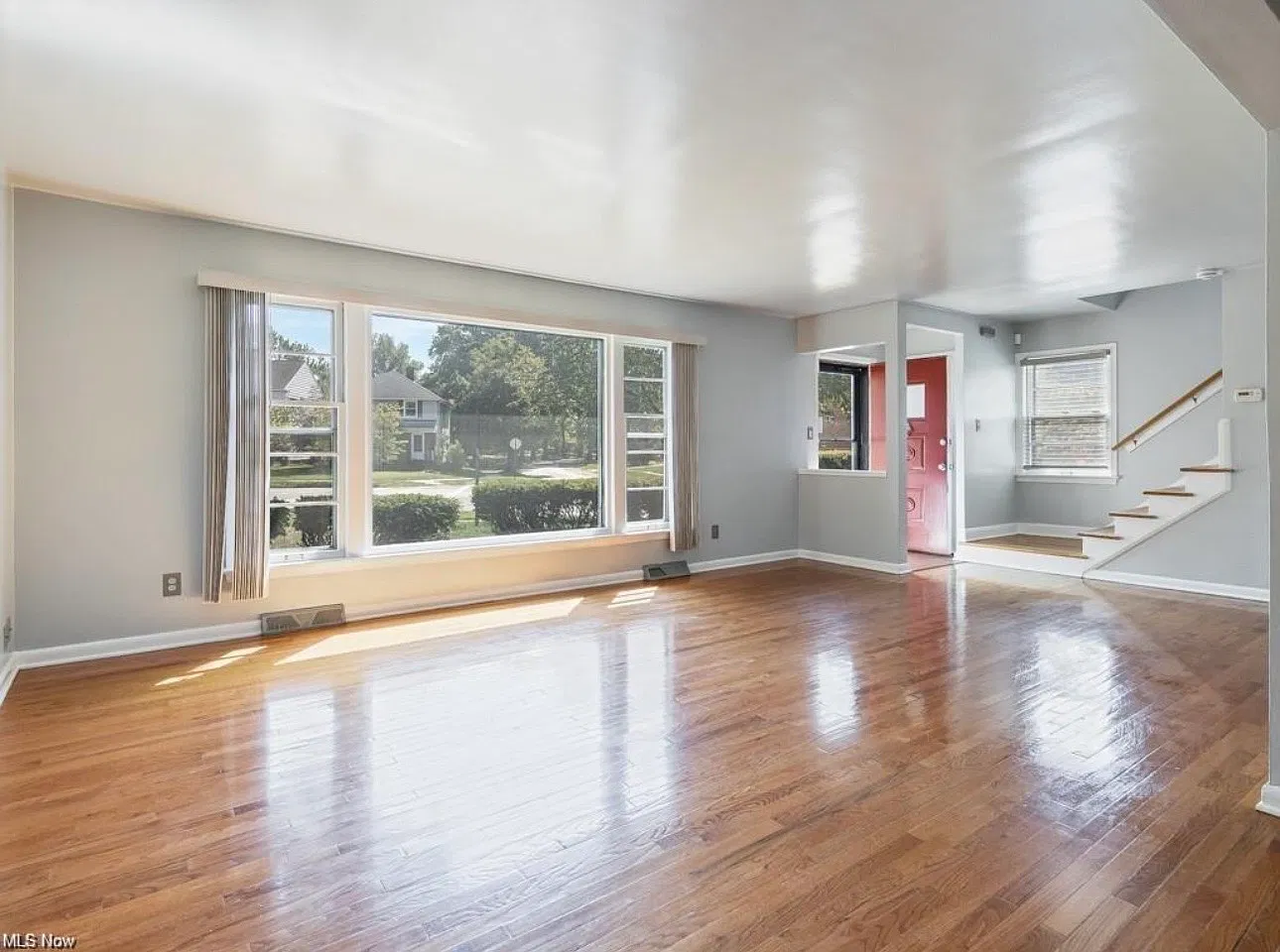 3 bed, 1936 sqft, $2,200 — Photo 1