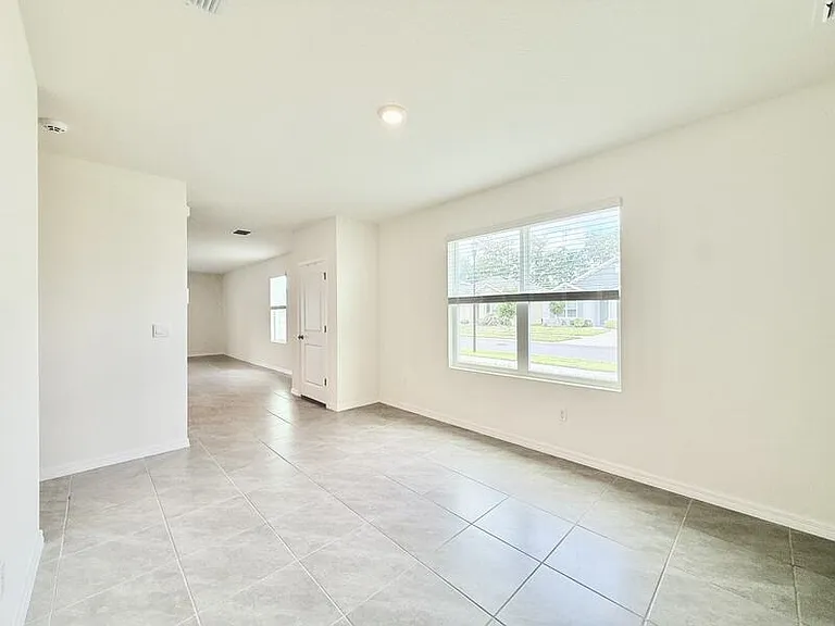 5699 Chorleywood Ln — Photo 16