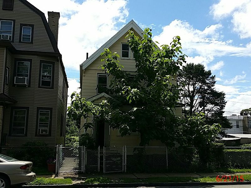 1st image of 70 Crawford St