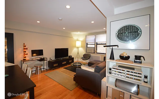 Rented by Douglas Elliman | media 14