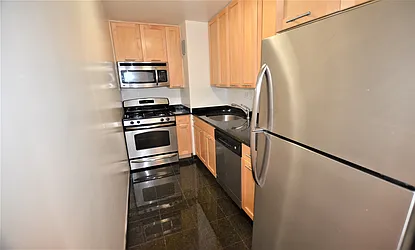 Rented by Manhattan Realty Group