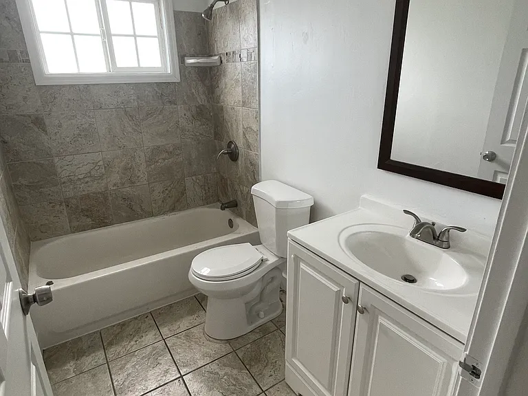 4131 Van Dyke Ave #4 — Photo 5