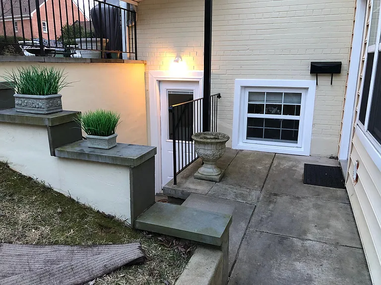 Your private entrance. Apartment has no connection from the main home