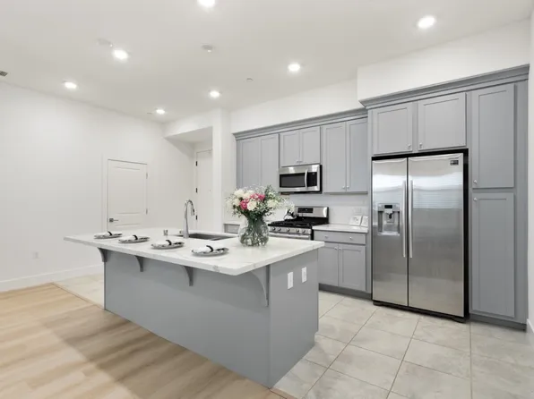 1000 Berryessa Ln Unit 321, Davis, CA 95616