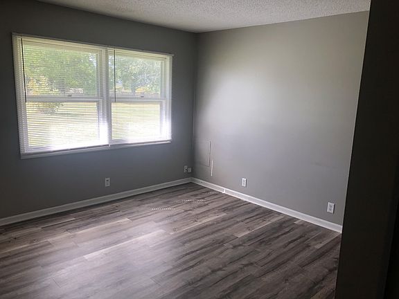 5th image of 2709 N Kaster Ct #1