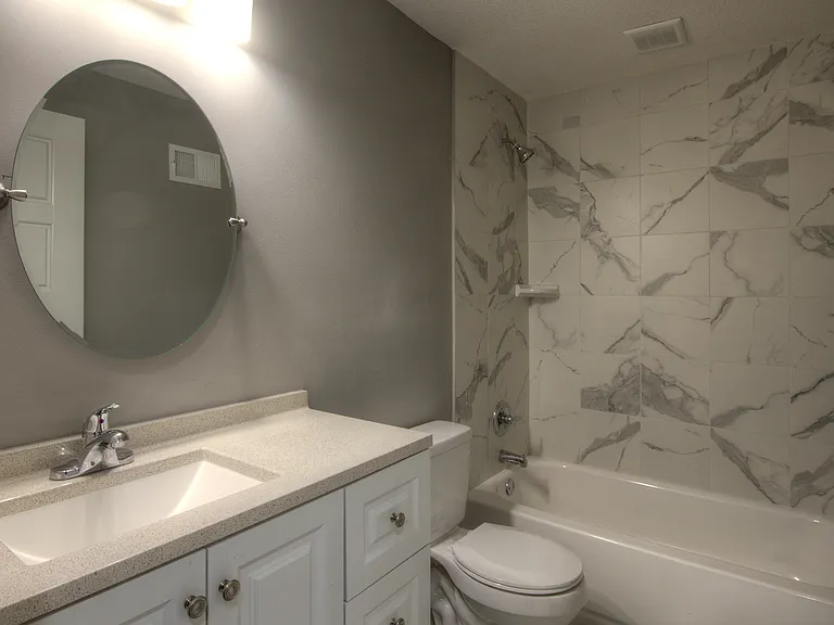 4413 N Grand Ave — Photo 12