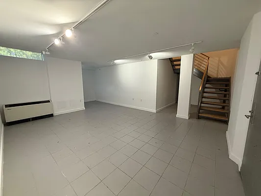 Rented by MLB ESTATES LLC | media 28