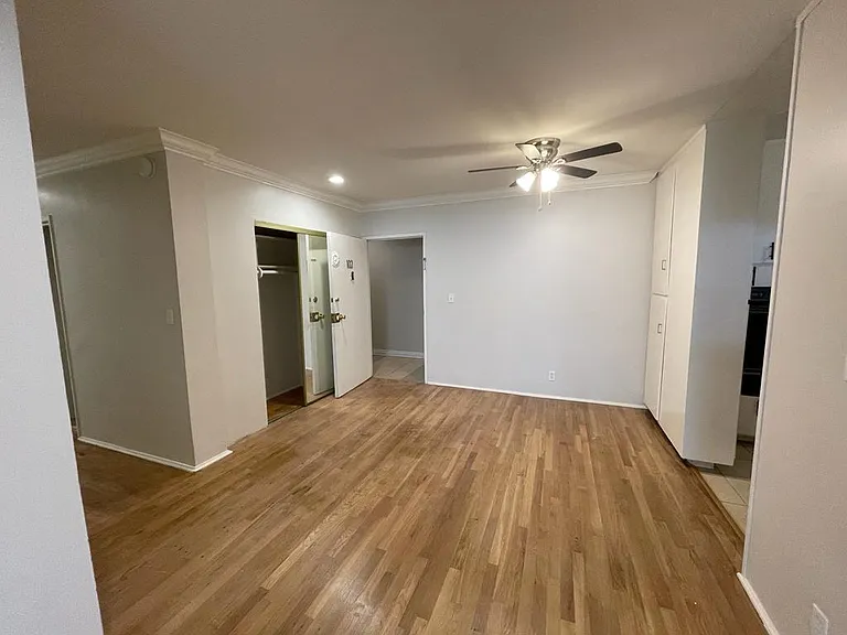 833 S Bedford St #102 — Photo 4