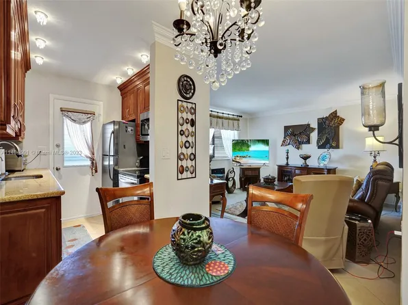 16801 NE 13th Ave APT 205, North Miami Beach, FL 33162