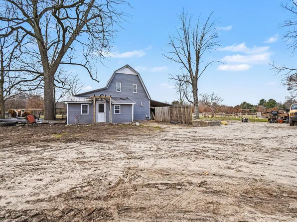 6080 W 104th St, Fremont, MI 49412