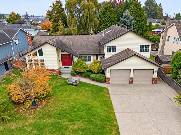 2nd image of 4695 London Cres