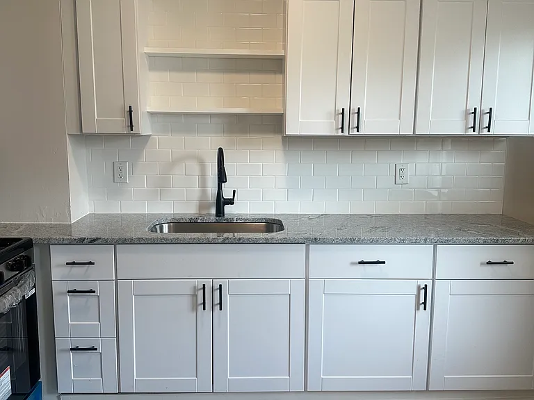 2617 Euclid Heights Blvd #2 — Photo 4