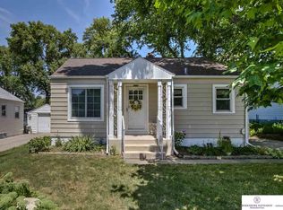 6770 Pratt St, Omaha, NE 68104