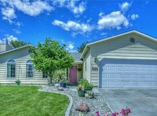 106 E Belair Dr, Moses Lake, WA 98837