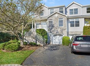 52 Wiley Ct, Morris Plains, NJ 07950