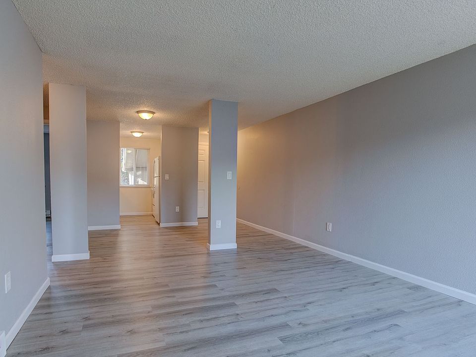 Johnson Creek Village Apartments 9118 SE Flavel St , 0 Portland, OR