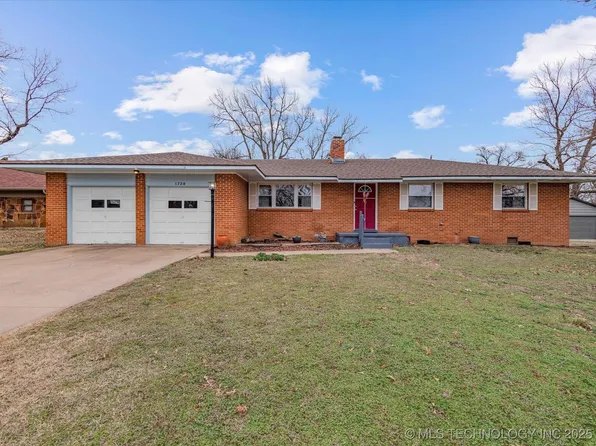 1720 Arbor Dr, Bartlesville, OK 74006