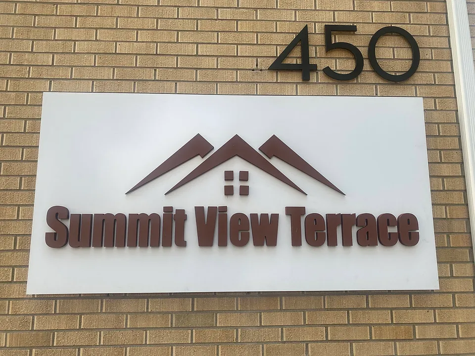 Summit View Apartments