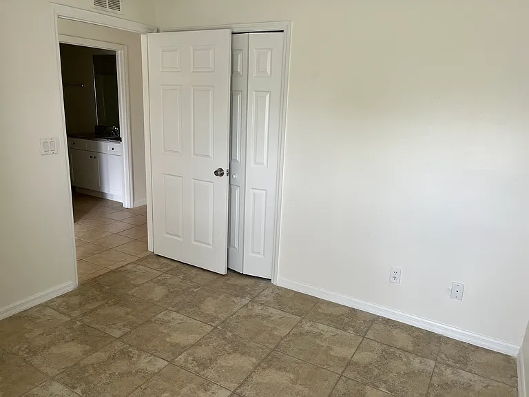 350 Bell Blvd S — Photo 14