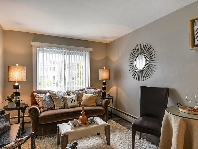 Whittier Flats - 3019 Pleasant Ave