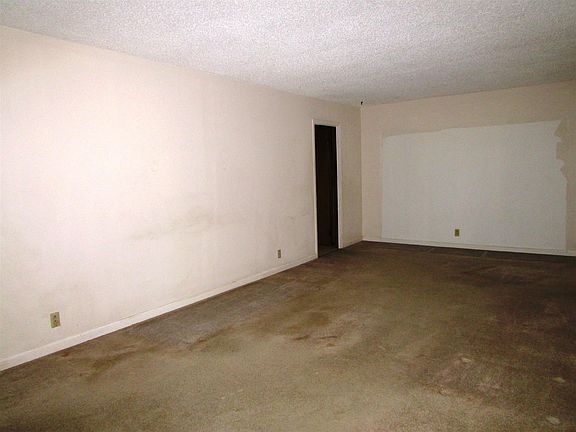 2nd image of 407 Highland Dr