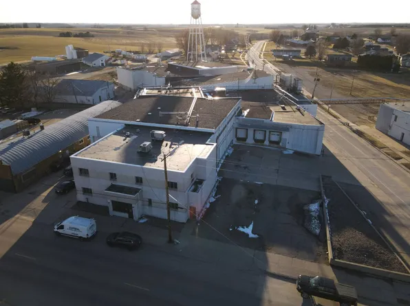 10 S Main St, Altura, MN 55910