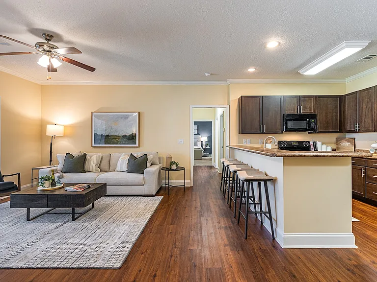 Hawthorne Crestview — Photo 32