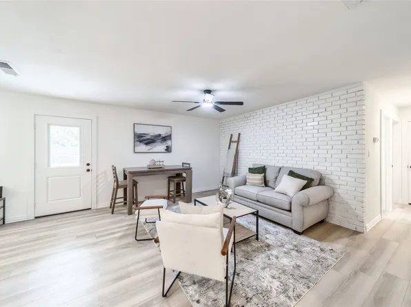 1241 Neptune St, Cedar Hill, TX 75104