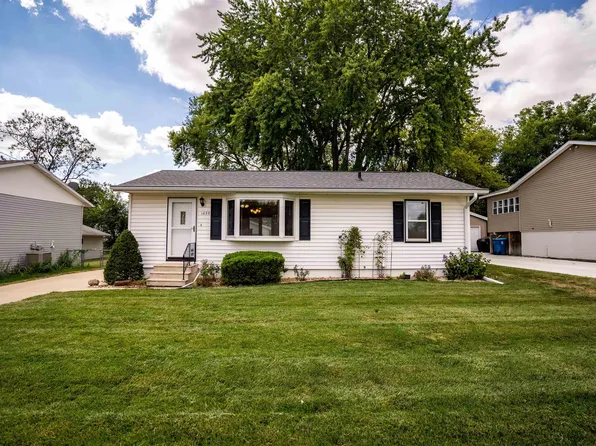 1038 Linbud Ln, Waterloo, IA 50701