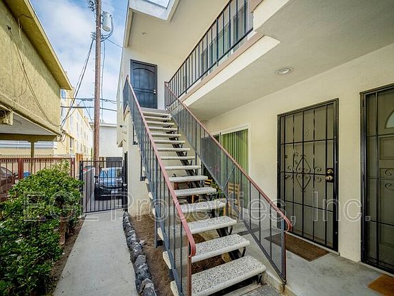4th image of 12726 Caswell Ave APT 9