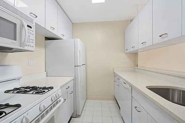 Rented by Compass | media 14