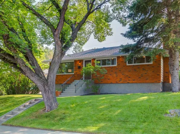 131 N Thorncrest Rd NW, Calgary, AB T2K 3B5