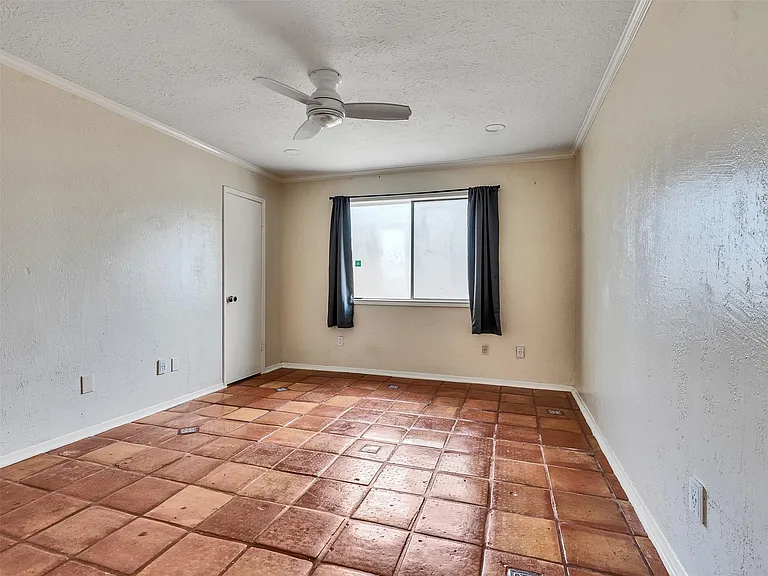 22538 Market Square Ln — Photo 12