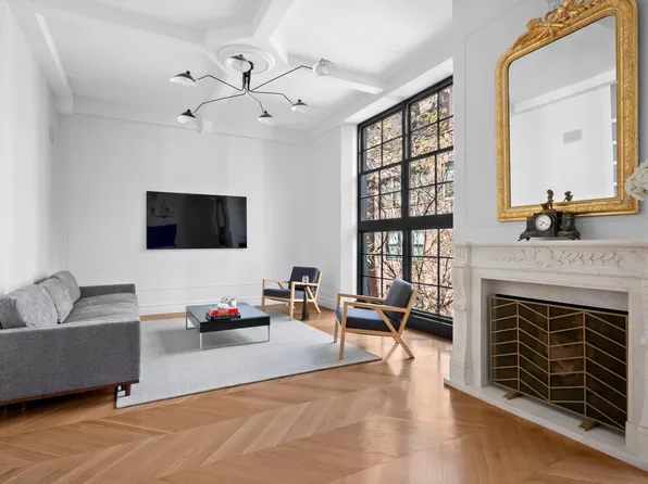 33 West 67th Street 4M image 2 of 16